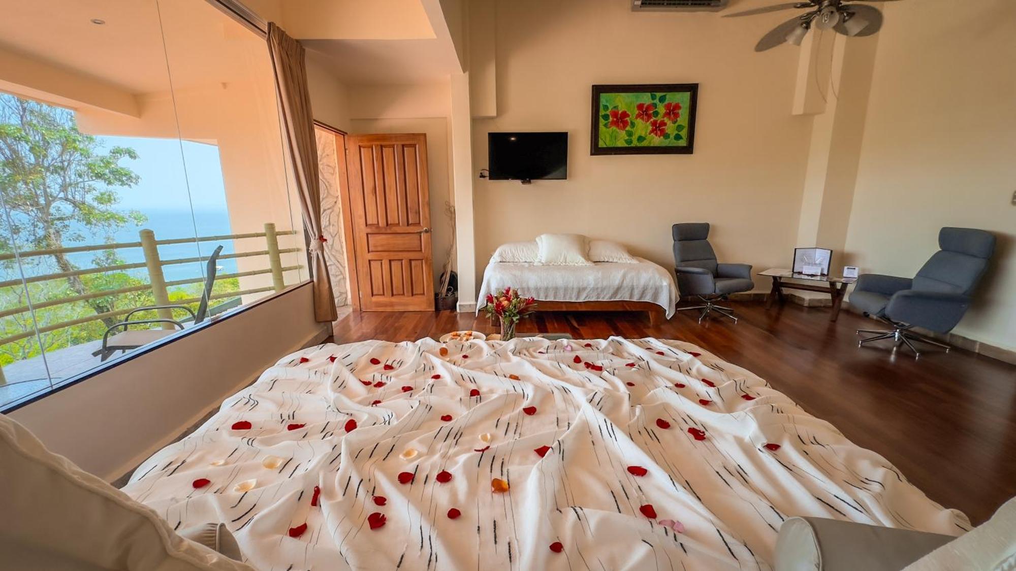 Issimo Suites (Adults Only) Manuel Antonio Luaran gambar