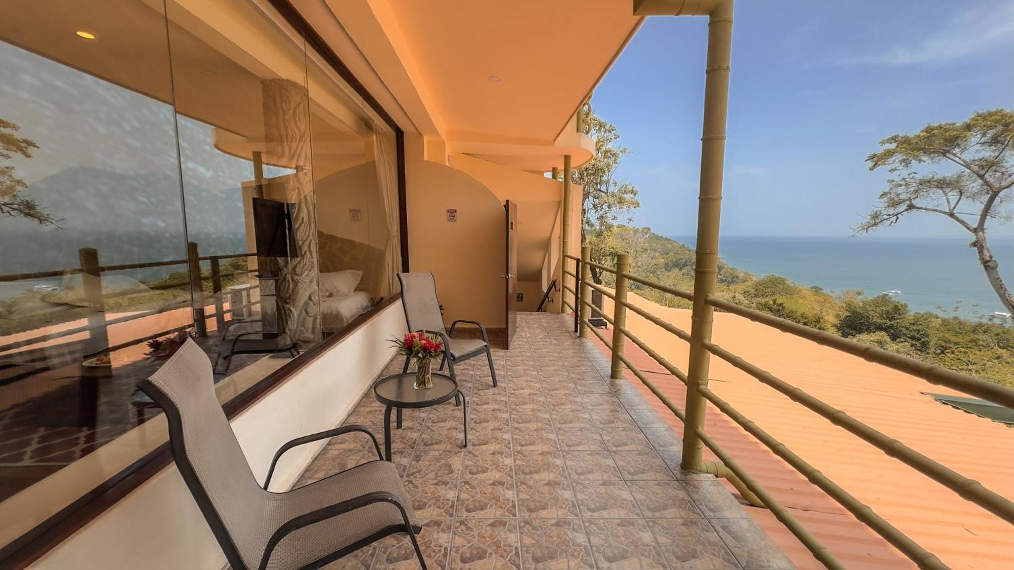 Issimo Suites (Adults Only) Manuel Antonio Luaran gambar